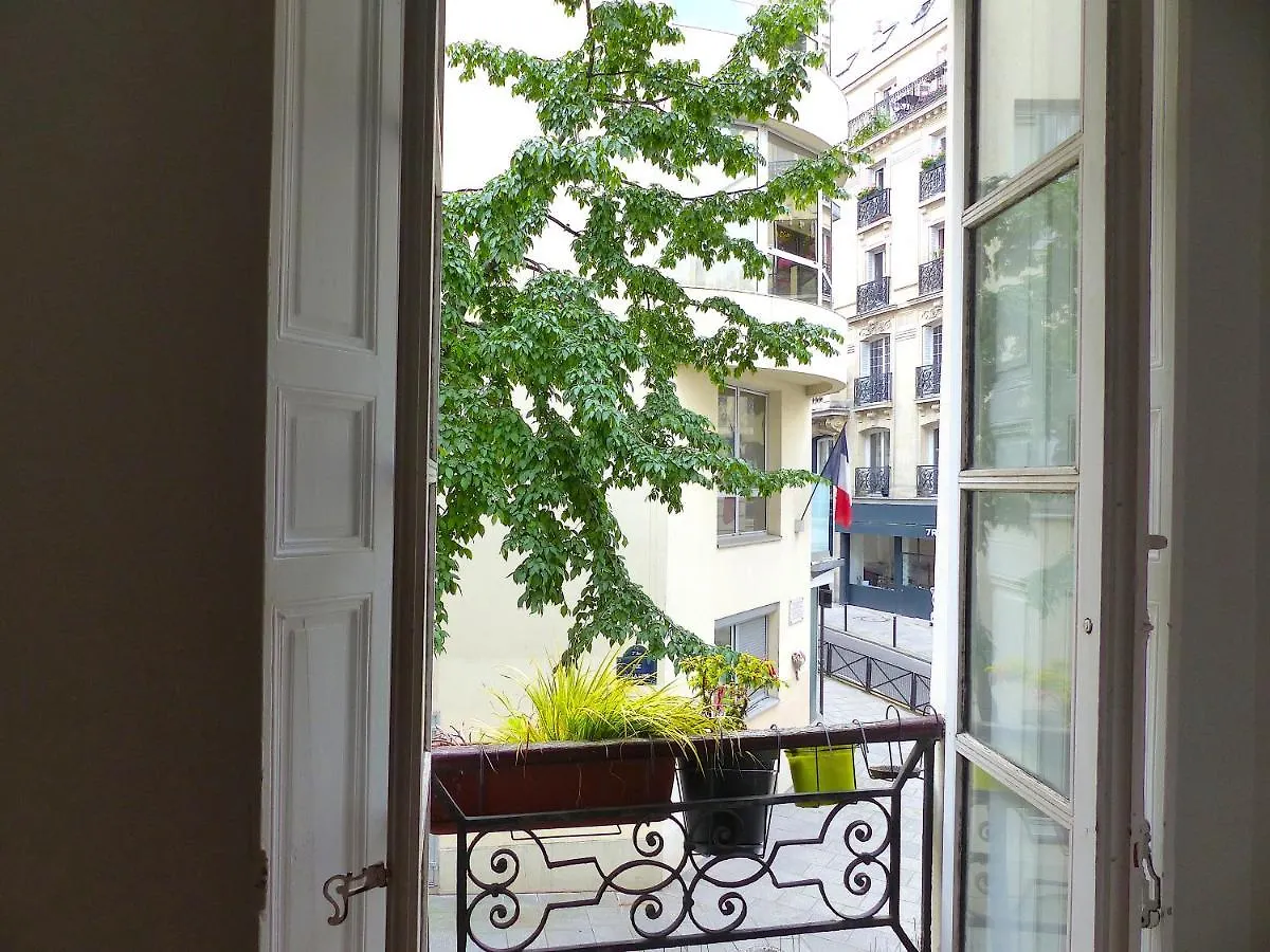 Apartment Real Parisian With 2 Bedrooms And Ac Paris
