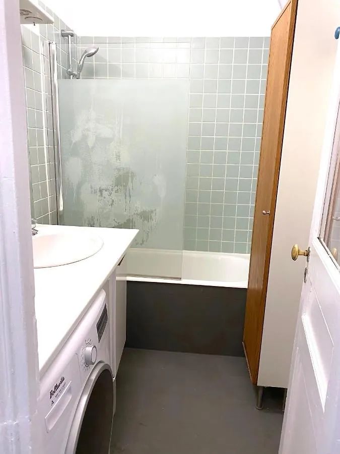 Apartment Real Parisian With 2 Bedrooms And Ac